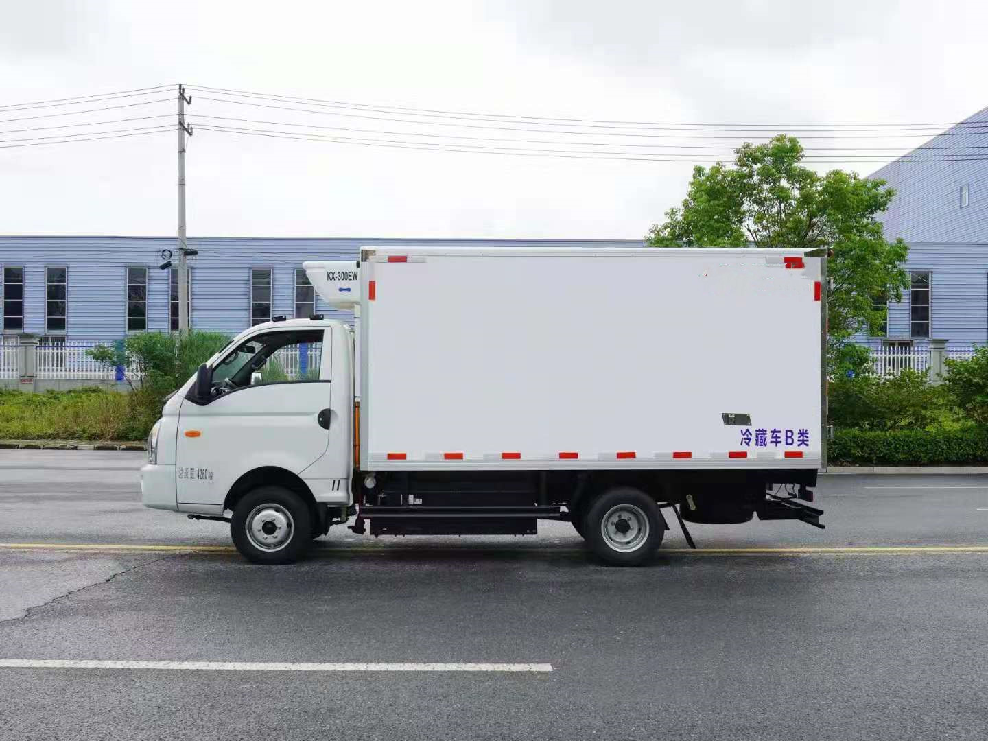 凱馬銳航純電動(dòng)冷藏車
