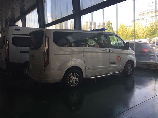 福特途睿歐商務(wù)型救護(hù)車(chē)