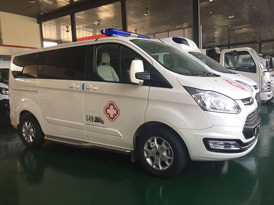 福特途睿歐商務(wù)型救護(hù)車(chē)